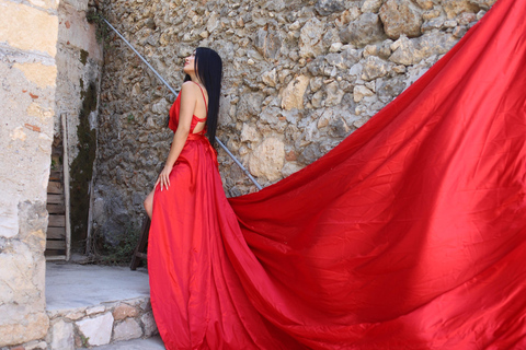 Fethiye: Privé fotoshoot in de buitenlucht met vervoer van het hotelFethiye: Privé fotoshoot in de buitenlucht bij zonsondergang met lange jurk