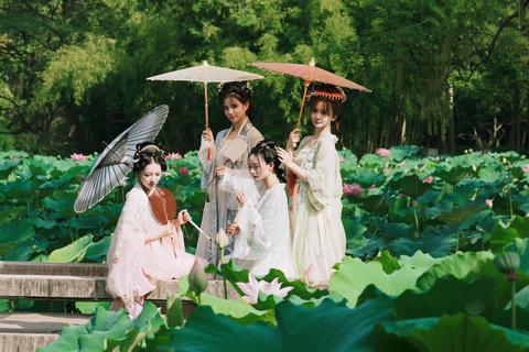 Hangzhou: Hanfu Portrait Shoot at West Lake 1-hour photoshoot