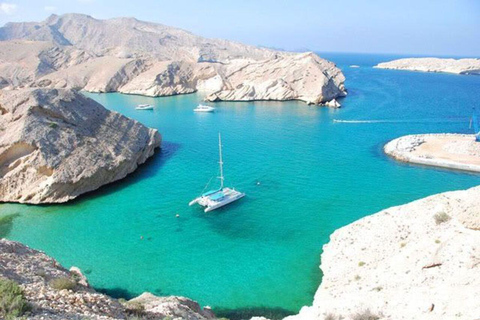 Muscat: Bandar Khairan Boat Trip with Snorkeling and Snacks