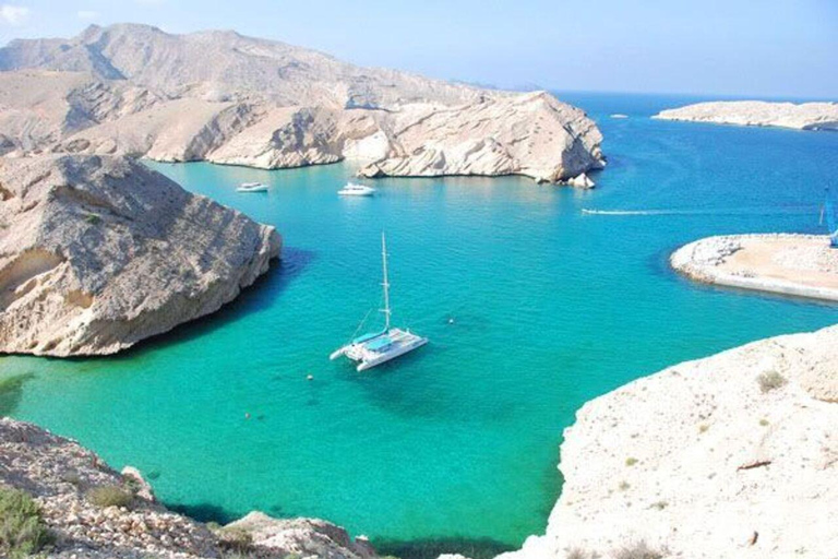Muscat: Bandar Khairan Boat Trip with Snorkeling and Snacks
