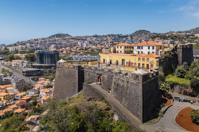 Funchal: Tuk-Tuk Tour with Madeira Wine and Honey Cake