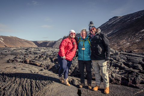 Reykjavík: Half-Day Guided Hike of Fagradalsfjall Volcano Tour with Pickup from Bus Stop 12