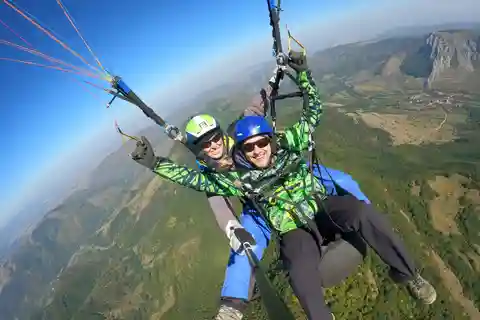 Siebenbürgen: Tagestour wandern und fliegen mit dem Gleitschirm