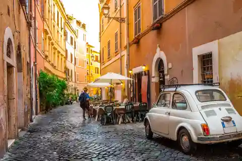 Villa Farnesina and Trastevere Private Walking Tour
