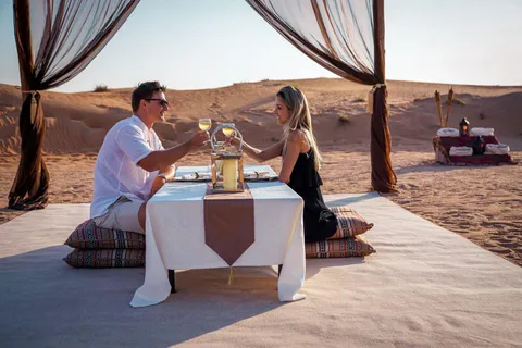 Safari dans le désert à Dubaï : BBQ, balade à dos de chameau et boissons illimitées