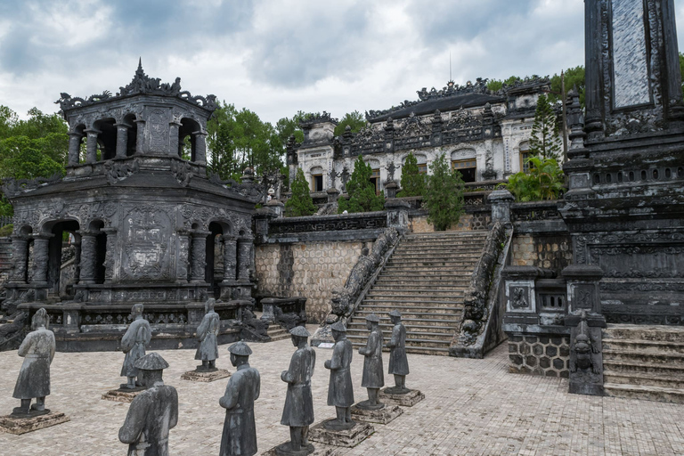 Transfer z Da Nang lub Hoi An do Hue przez Hue City Tour