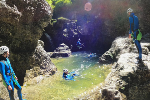 萨尔茨堡：小团体家庭溪降之旅和顶级服务，9岁以上儿童萨尔茨堡：小团体家庭溪降活动，顶级指导，9岁以上儿童