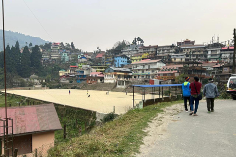 Bagdogra: Sandakphu & Phalut Trek with Meals & Guide