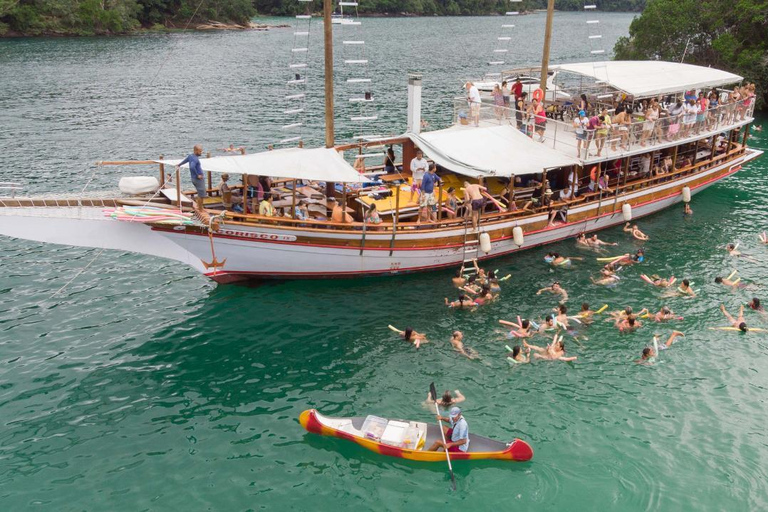 Rio de Janeiro: Piraten Catamaran Tour naar Ilha Grande