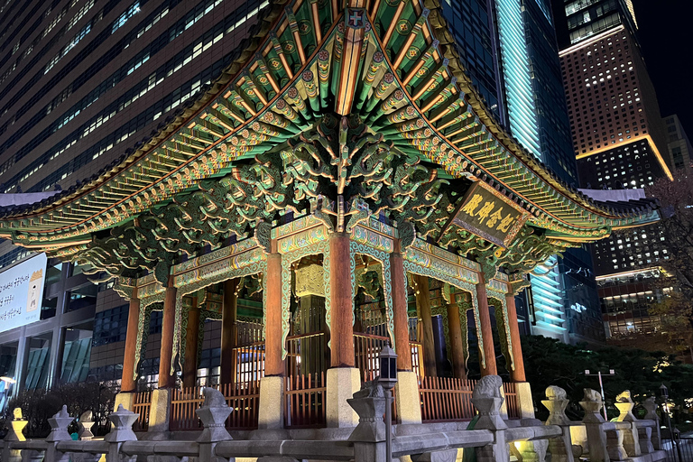 Walking through the heart of Seoul. Tour in Spanish