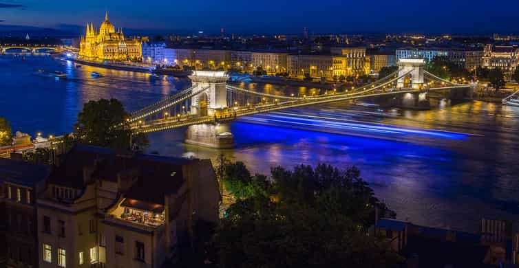 Disfruta de un recorrido de iluminación de 2 horas en Budapest