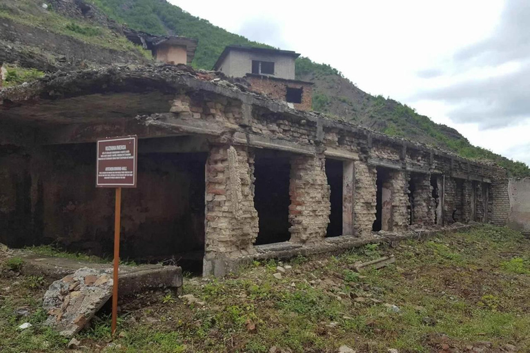 Från Tirana: Frälsarkyrkan, Spac-fängelset och vinprovning