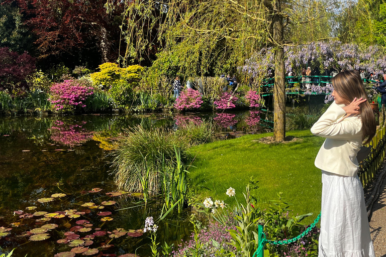 Von Paris aus: Ganztagestour in Giverny &amp; Versailles - Private Tour