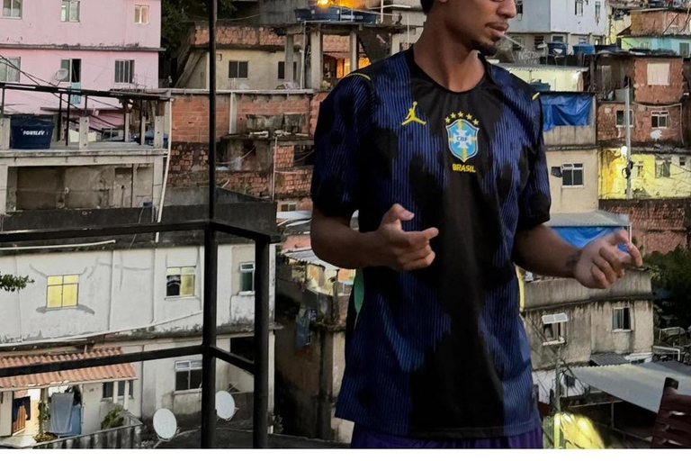 Rio de Janeiro: Private Rocinha Tour by Two Local Cousins