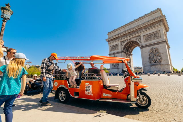 Lo mejor de París en tuc tuc eléctrico privado