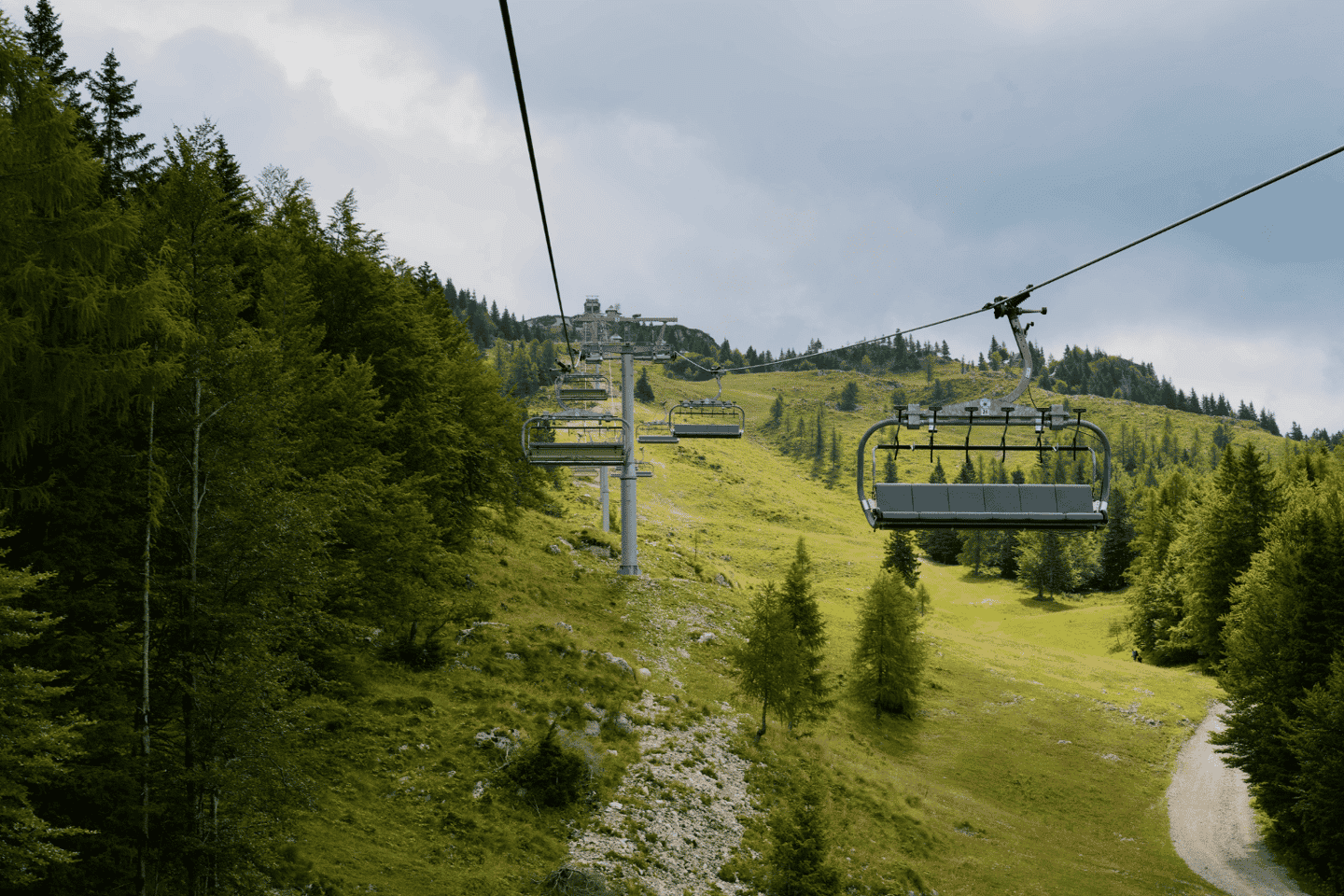 From Ljubljana: Velika Planina Tour with Meal & Photos