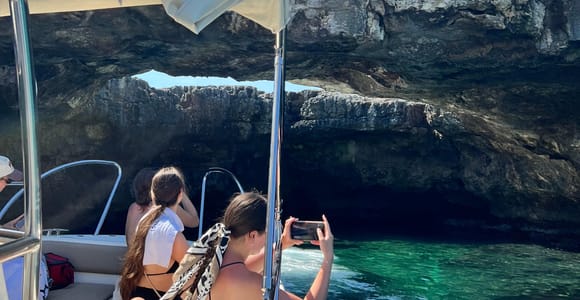 Polignano a Mare: Cave Cruise Tour with Swimming Stops and Aperitif