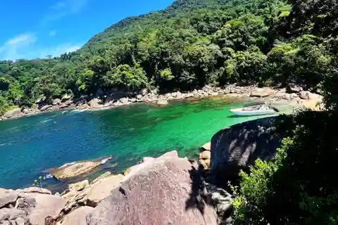 Explore cada canto da Ilha Grande: A Volta à Ilha te espera!