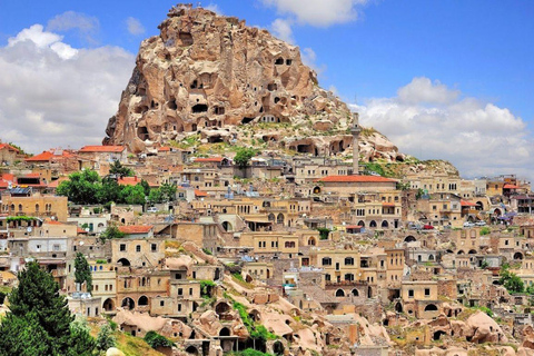 Da Göreme: Tour Cappadocia Red and Green HighlightsIl tour di gruppo include guida, auto e biglietti d&#039;ingresso.