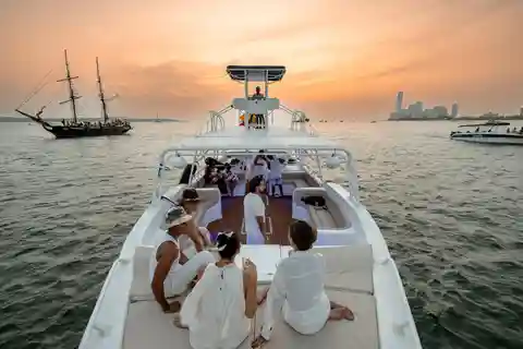 Cartagena Bay Tour on a Luxury Boat with Music and Open Bar
