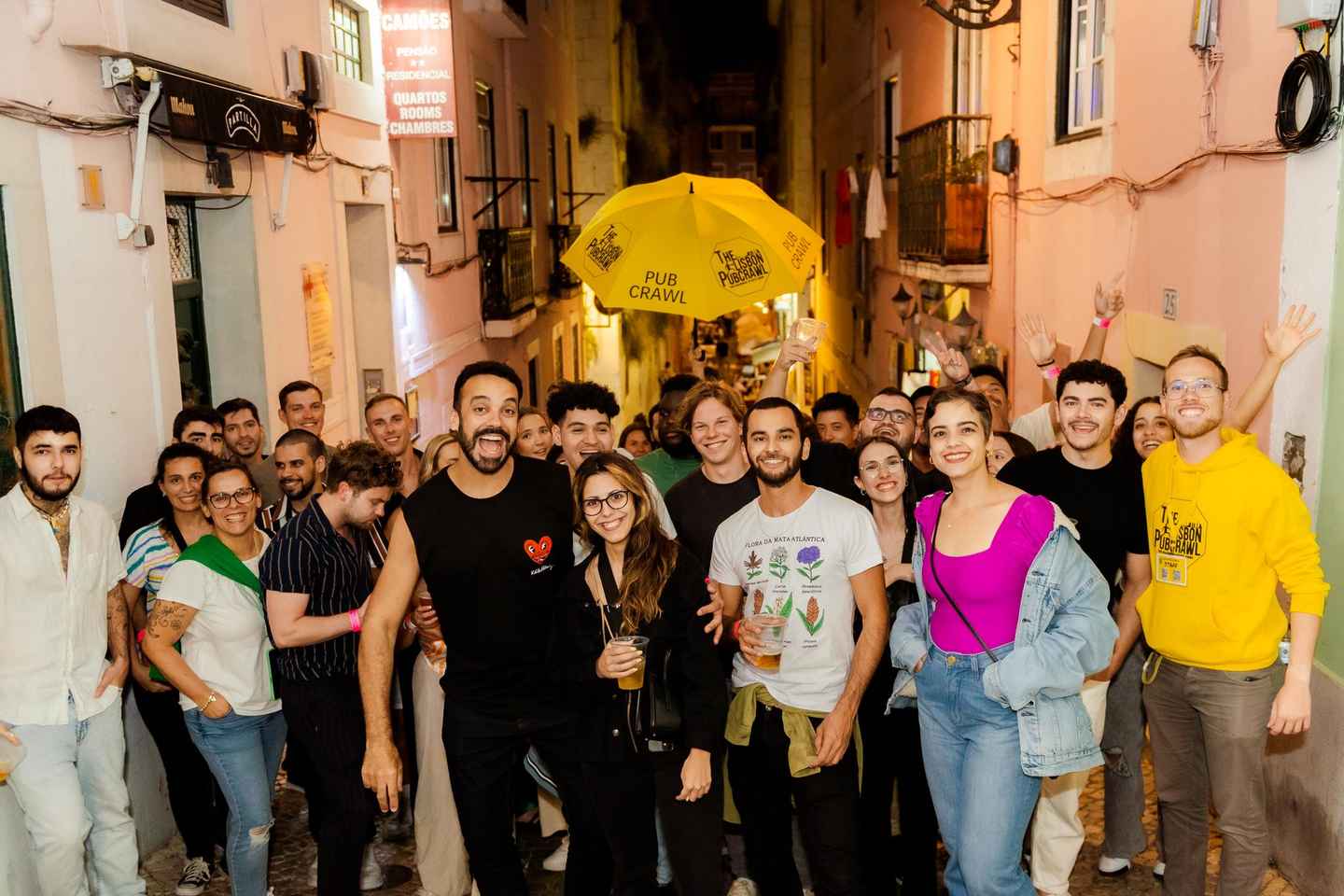 Lisbonne : Tournée des bars avec accès VIP et boissons