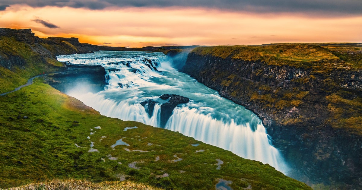 Reykjavik: Golden Circle, Tomato Farm and Kerið Crater Tour | GetYourGuide