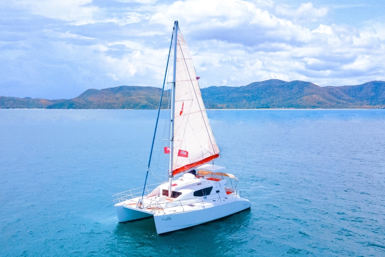 Pattaya: Excursión por las islas en catamarán de vela privadoRonda matinal (de 8 a 13 h)