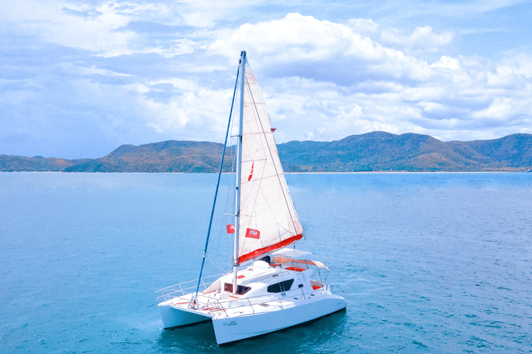 Pattaya: Private Sailing Catamaran Island Hopping Afternoon Round (2pm- 7pm)