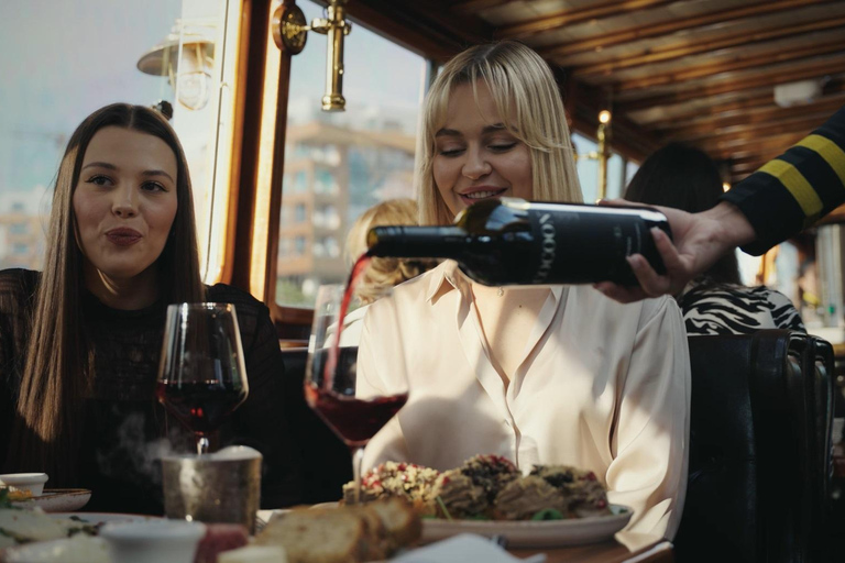 Gdańsk: River Cruise on Motlawa with Meal and Drink Romantic Cruise