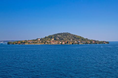 Zadar: passeio de barco de dia inteiro com snorkel