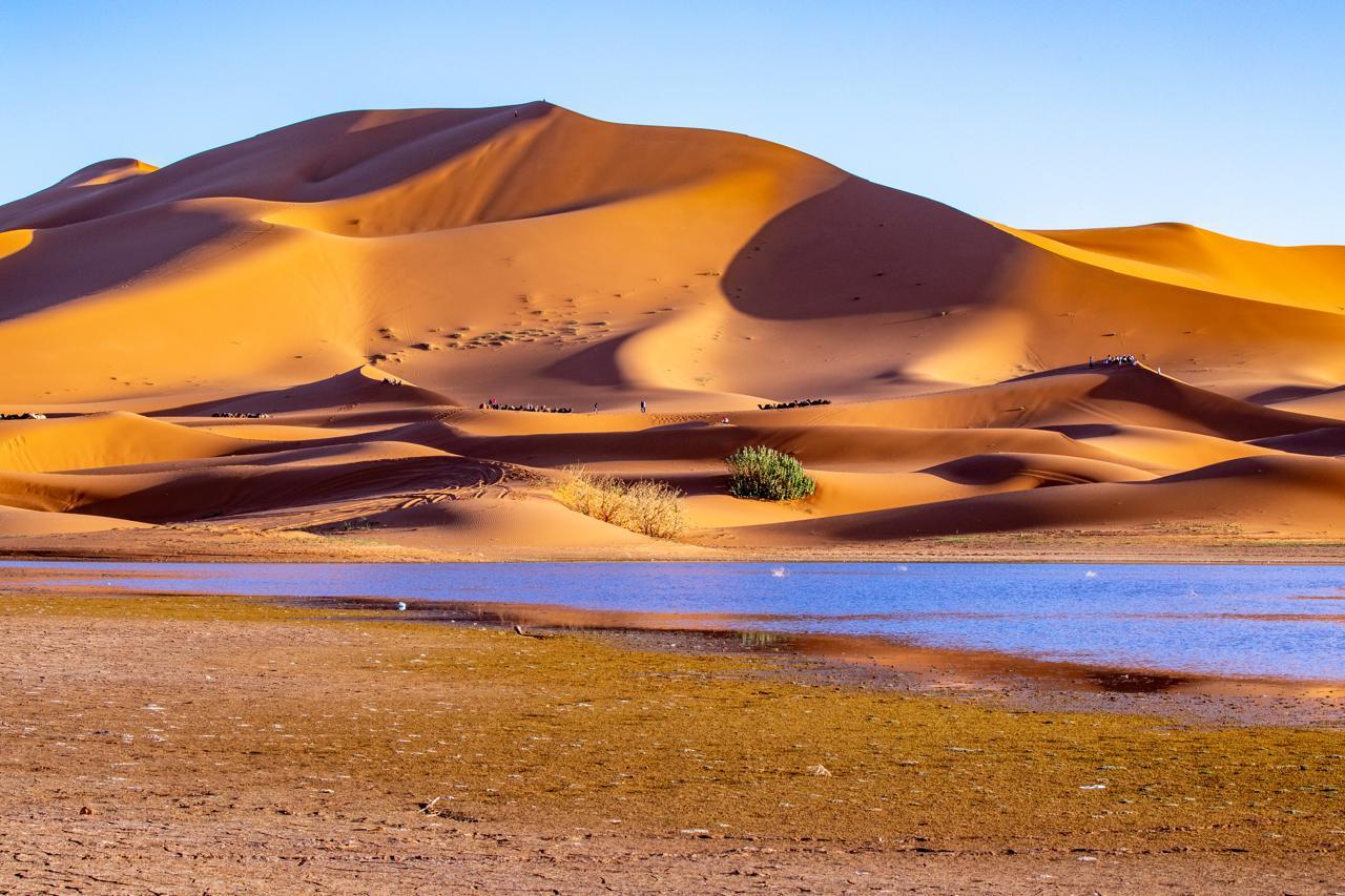 Ab Ouarzazate: Private 2-tägige Sahara-Tour zu den Dünen von Merzouga