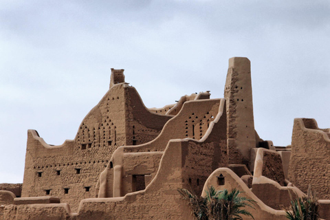 利雅得：尊享沙特美食之旅（含酒店接送）利雅得：VIP专属之旅，含沙特特色美食与酒店接送服务