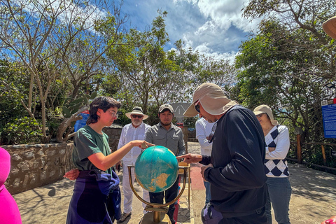 FullDay Quito: Middle of the World, Cable Car, Old Town