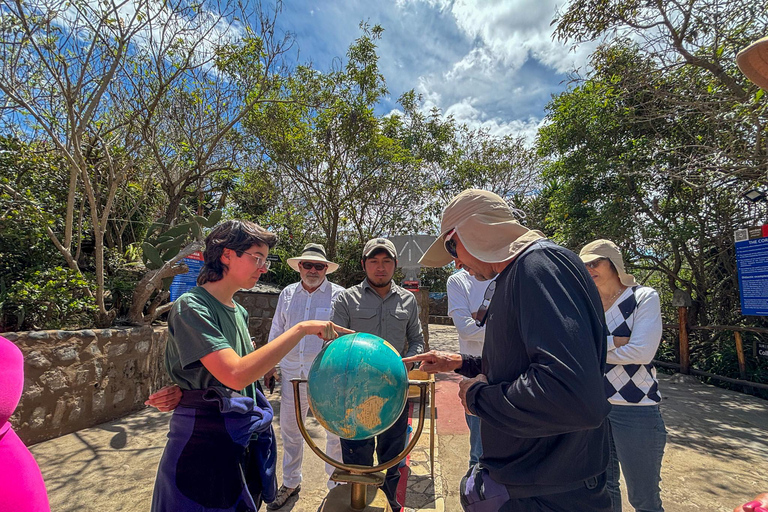 FullDay Quito: Middle of the World, Cable Car, Old Town