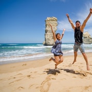 Melbourne: Great Ocean Road 12 Apostles & Rainforest Tour