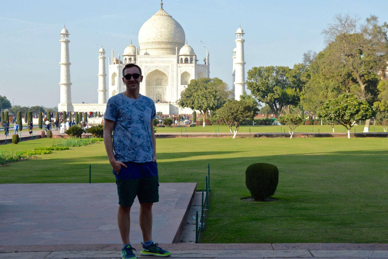 Taj Mahal Mausoleum Skip-the-Line Tour with Expert Guide From Delhi: Taj Mahal & Agra Fort Tour Car + Guide + Tickets