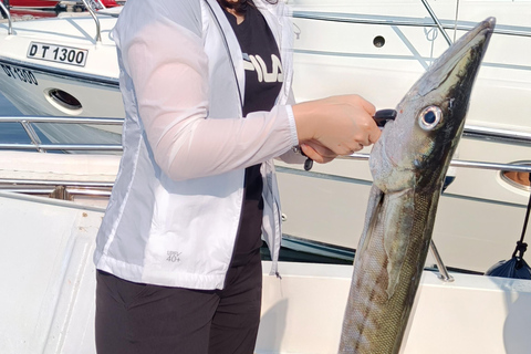 Dubai: Fishing trip private (deep sea) 4 hours &amp; BBQ