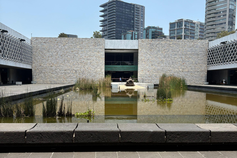 Mexico City: Chapultepec Walking Tour Museums "From Heroes to Origins"