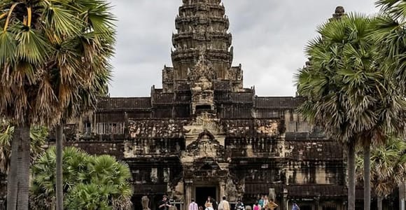Siem Reap: Angkor Wat Tour with French-Speaking Guide