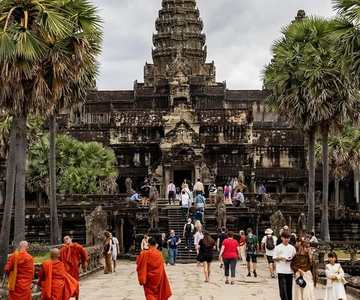 Siem Reap: 1-Day Angkor Tour with French-Speaking Guide