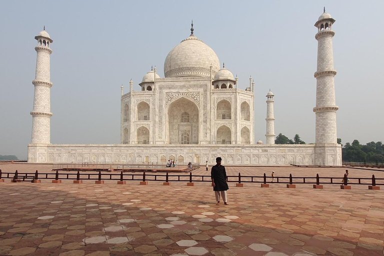 Z Delhi: Taj Mahal Tour by Gatiman Express.Z Delhi: Taj Mahal Tour by Gatiman Express (wszystko wliczone w cenę)