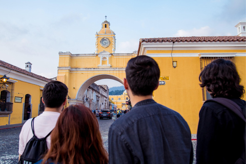 Guatemala-Stadt: Gemeinsame Hin- und Rückfahrt nach Antigua - am selben TagGuatemala-Stadt nach Antigua (Endet in La Aurora Airport)