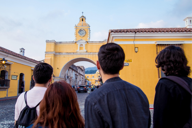 Guatemala-Stadt: Gemeinsame Hin- und Rückfahrt nach Antigua - am selben TagGuatemala-Stadt nach Antigua (Endet in La Aurora Airport)