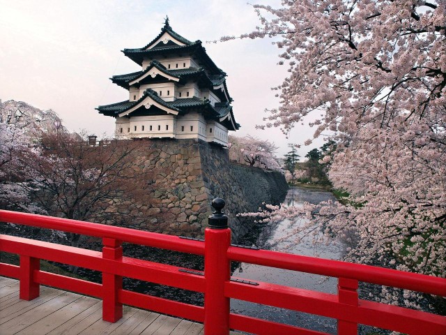 Visit Aomori Audio Guide Hirosaki Castle & Hirosaki Park in Aomori, Japan
