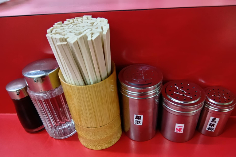 Hiroshima: tour di degustazione di ramen in centro - 2 negozi in 2 oreHiroshima: tour di ramen in centro - 2 locali in 2 ore