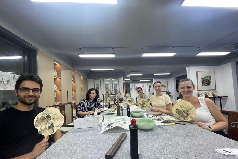 Zhangjiajie through the Brush: An Ink Painting Journey