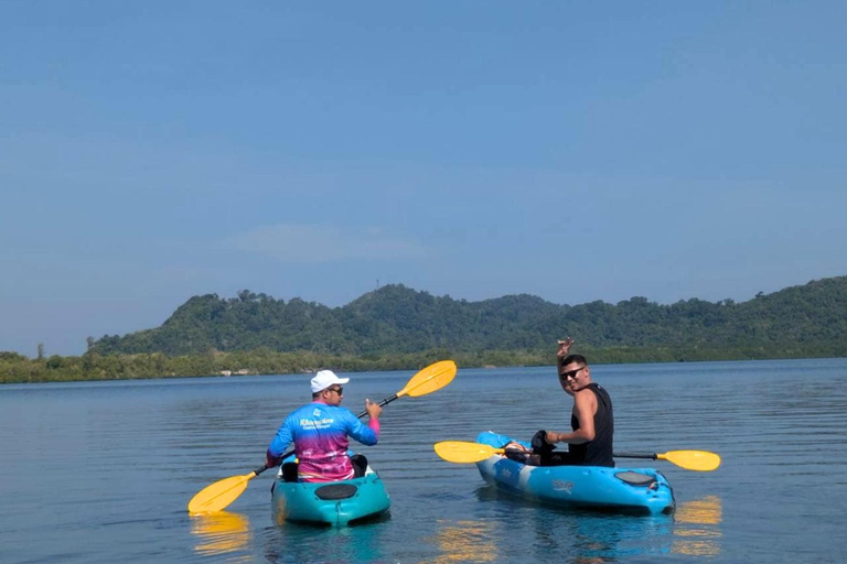 Khao Lak: Na Yak Island Canoeing and Snorkeling Tour