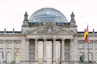 Ultimate E-Bike Tour of Berlin with Beer Garden Stop