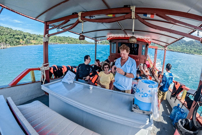 Z Koh Chang: 4 wyspy Snorkel &amp; Beach Tour dużą łodziąRejs wycieczkowy na 4 wyspy: Z transferem do hotelu