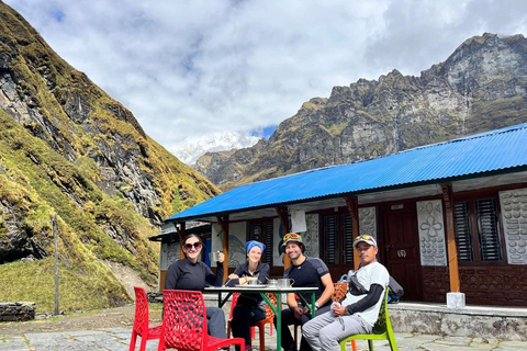 Pkr/Katmandou : Trek de 5 jours au camp de base de l'Annapurna et aux sources chaudesAu départ de Katmandou : trek ABC de 5 jours avec billets d'avion aller simple